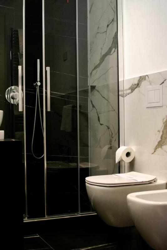 Deluxe Double or Twin Room with Lake View image 2