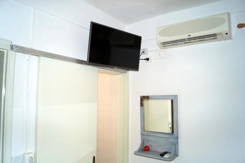 Double Room with Shared Kitchen image 4