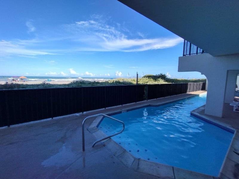 One-Bedroom Apartment image 3