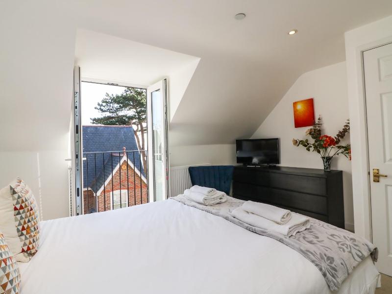 Castle Cove View - image 20