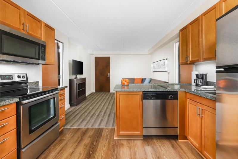 Two-Bedroom King Suite image 2