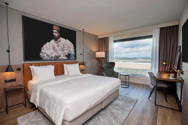 Premium Room with Airfield View image 1