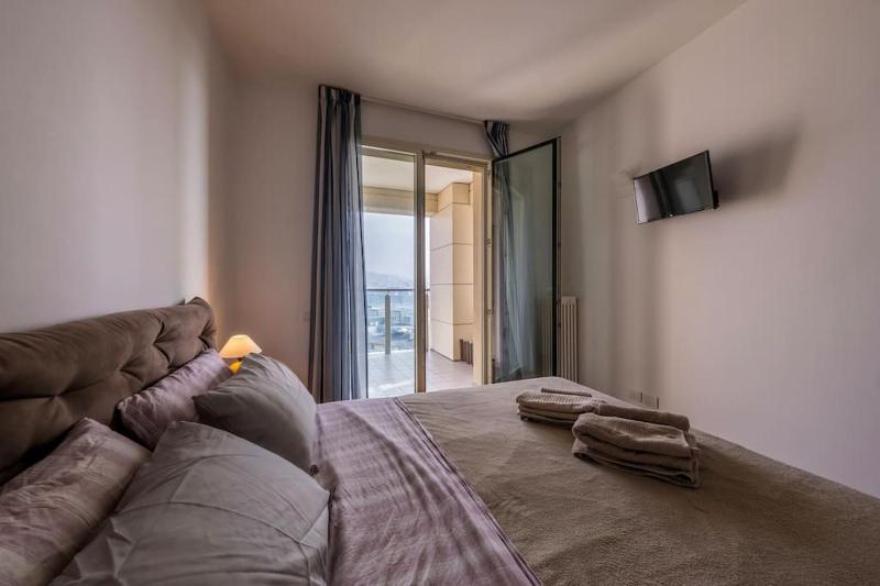 5 Stars Apart SEA VIEW - image 2