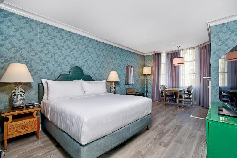 King Room with Garden View image 4