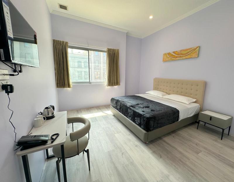 Deluxe King Room image 1