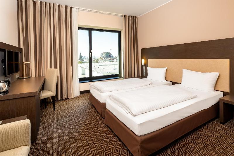 Business Double or Twin Room image 1