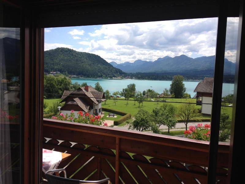 One-Bedroom Apartment with Balcony and Lake View image 2