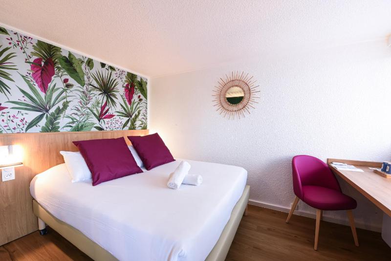 Standard Double Room image 1