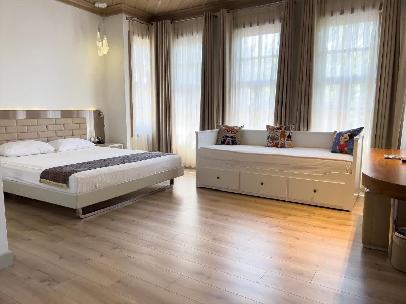 Family Room with Shared Bathroom image 3