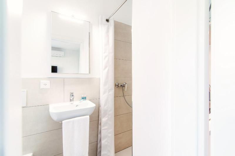 Le Betulle Studios by Quokka 360 - Studio Apartments by Lake Origlio - image 36