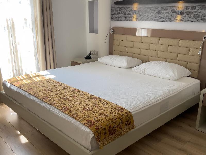 Economy Double Room image 1