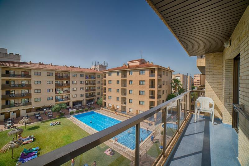 One-Bedroom Apartment (2 Adults + 1 Child) with pool view image 1