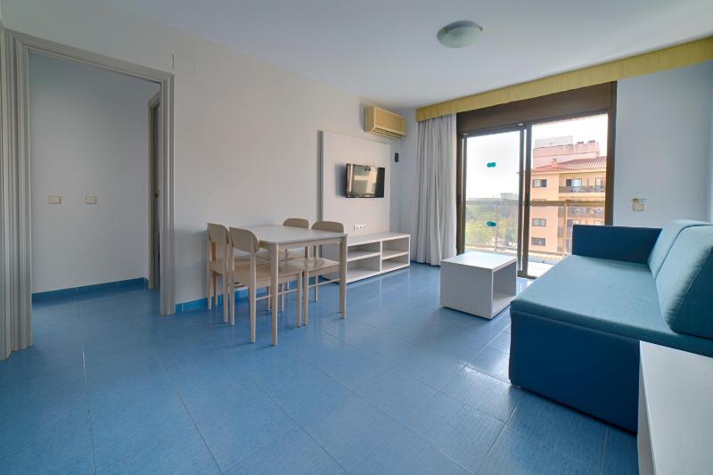 One-Bedroom Apartment (2 Adults + 1 Child) image 4