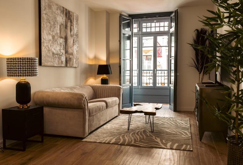 SUITE 1907 OVIEDO COLLECTION - image 1