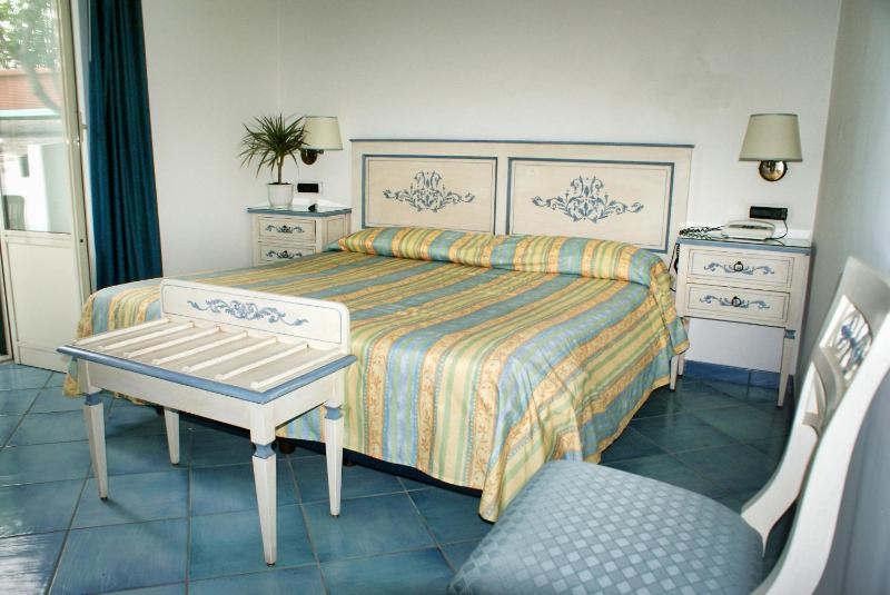 Superior Double Room image 4