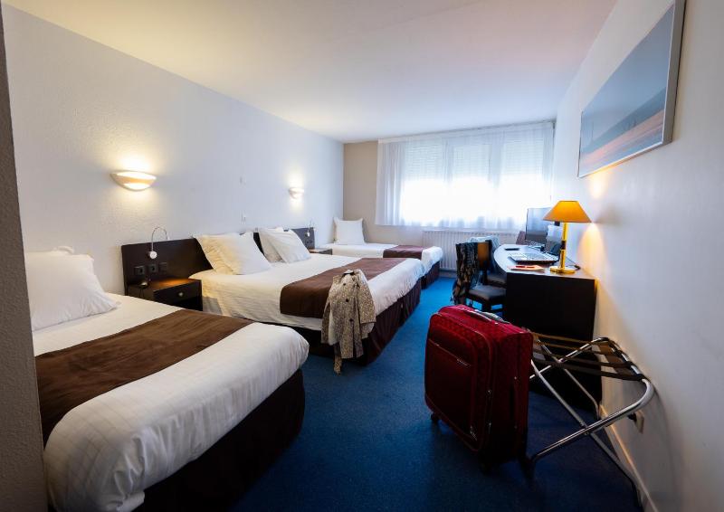 Quadruple Room image 1