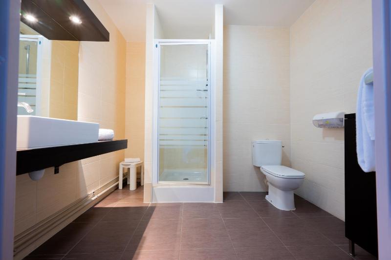 Double Room image 4