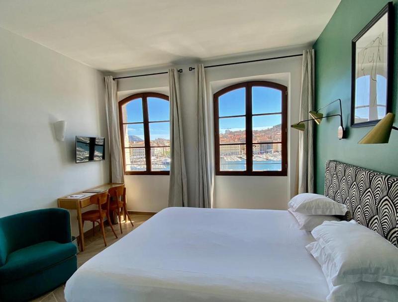 Superior Double Room with Old Port View image 3