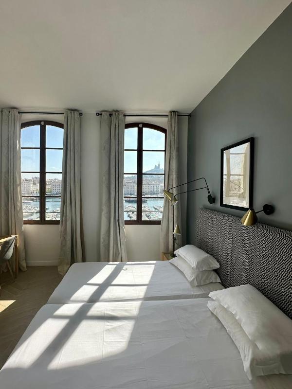 Superior Double Room with Old Port View image 2