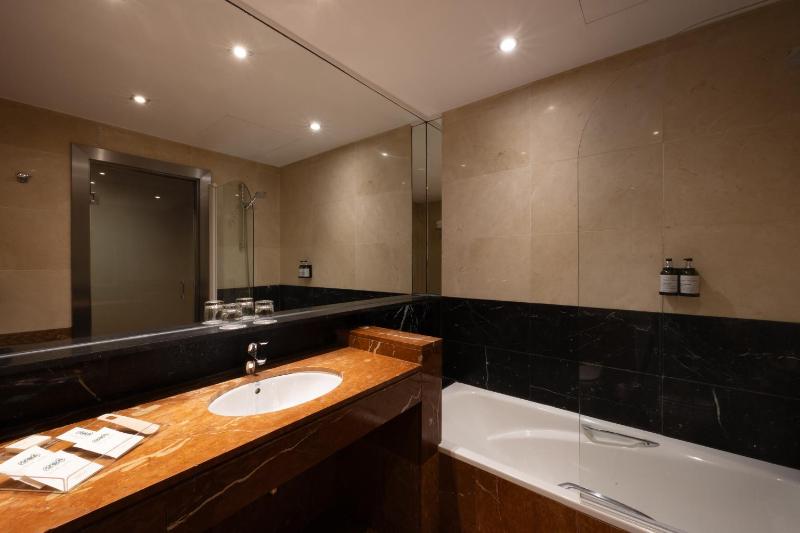Superior Double or Twin Room image 1