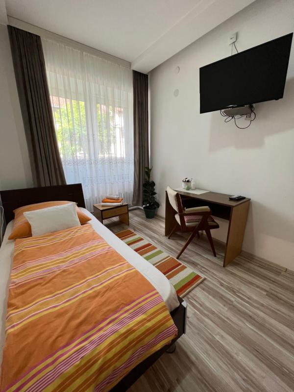 Single Room image 4