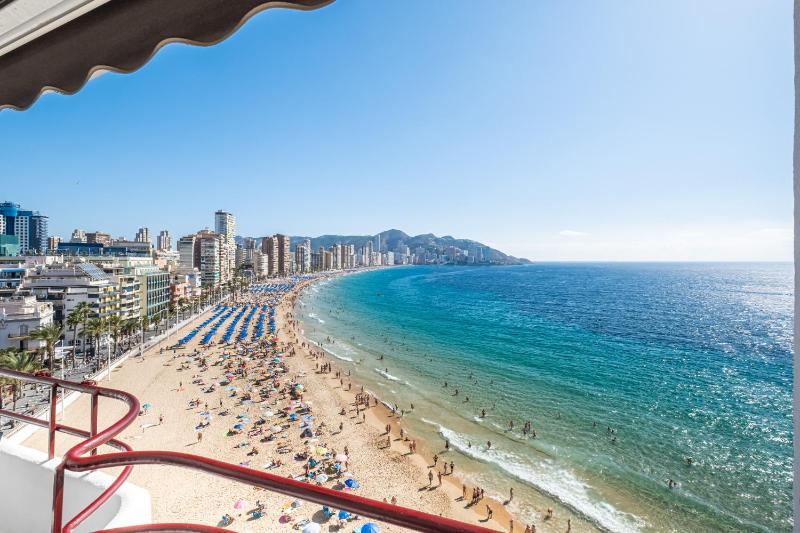 Lux Center 5-C Deluxe Beach Apartment-Old Town - image 12