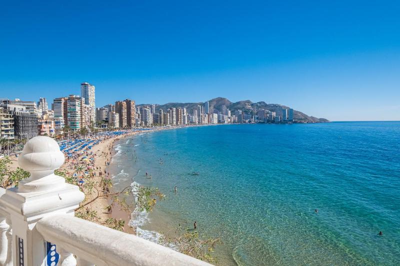 Lux Center 5-C Deluxe Beach Apartment-Old Town - image 5