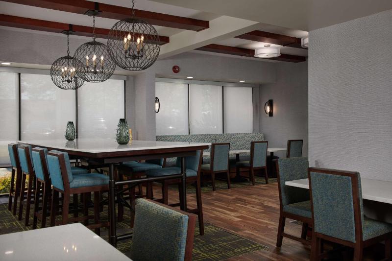 Hampton Inn by Hilton Atlanta NW Cumberland - image 26