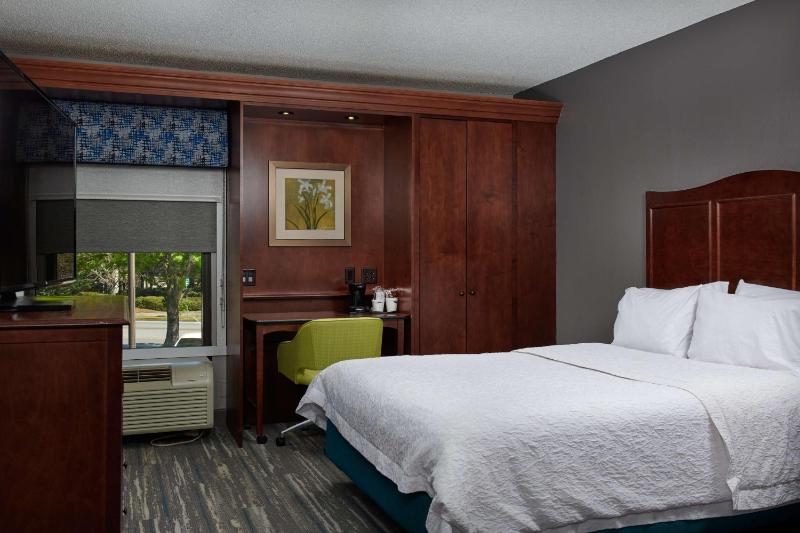 Hampton Inn by Hilton Atlanta NW Cumberland - image 27