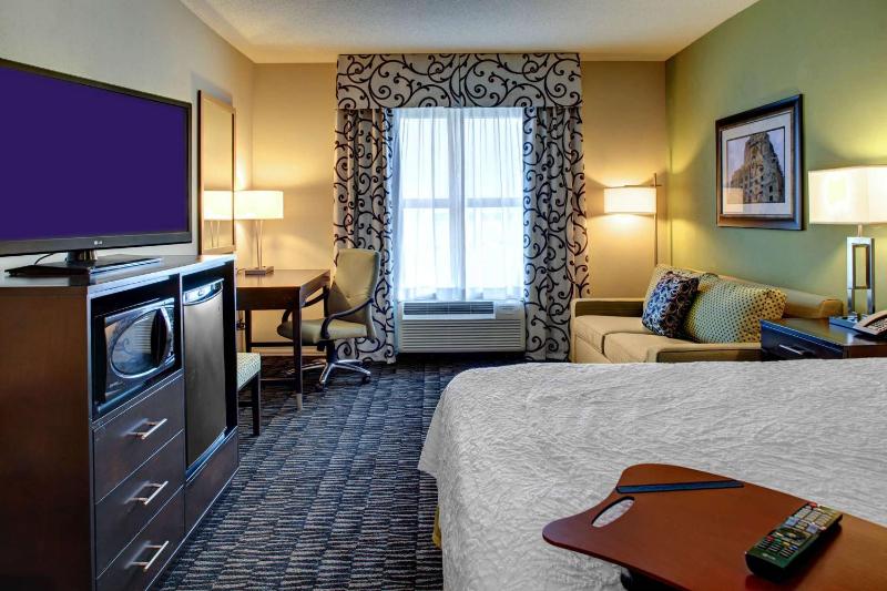 King Room with Sofa Bed - Non-Smoking image 1