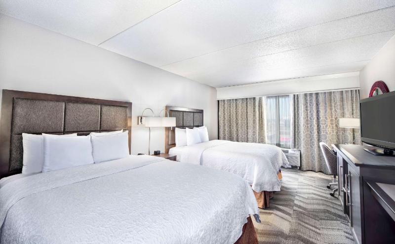 Hampton Inn & Suites Atlanta-Galleria - image 17