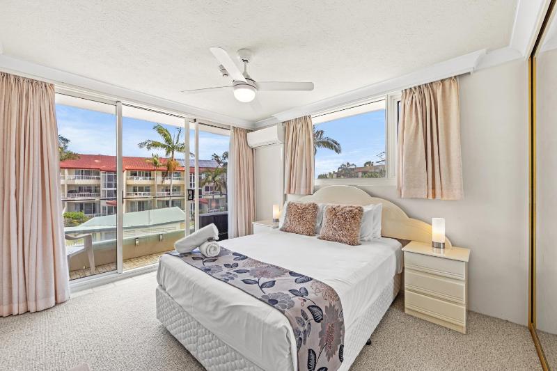 Southern Cross Beachfront Holiday Apartments - image 11