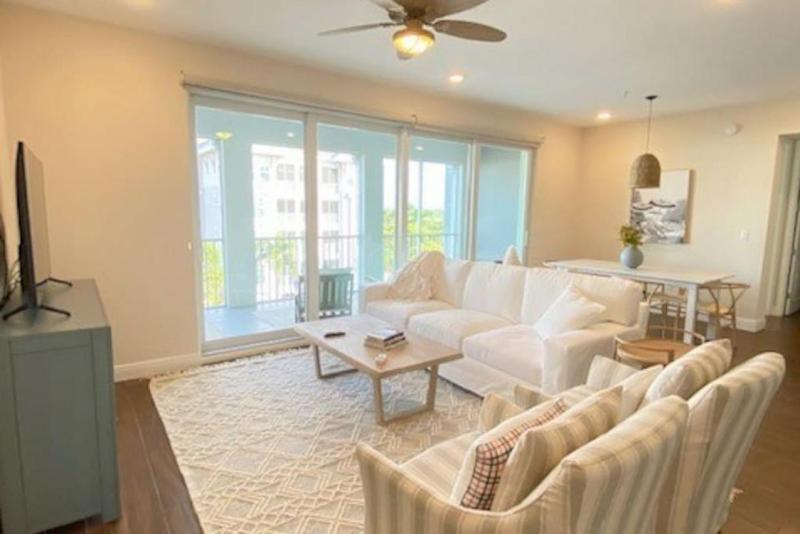 Coastal Oasis Condo w Luxury Resort Amenities - image 5