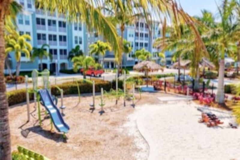 Coastal Oasis Condo w Luxury Resort Amenities - image 12