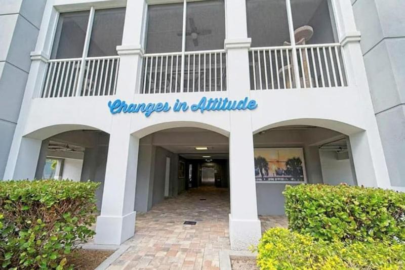 Coastal Oasis Condo w Luxury Resort Amenities - image 4