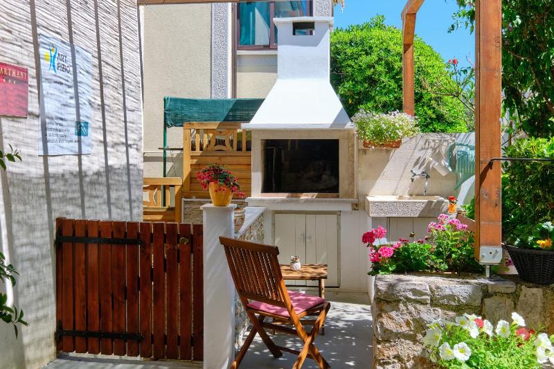 Apartments with a parking space Mali Losinj (Losinj) - 15201 - image 12