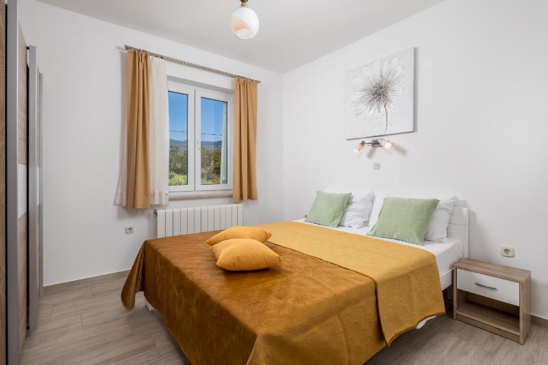 Two-Bedroom Apartment with Terrace and Sea View image 1