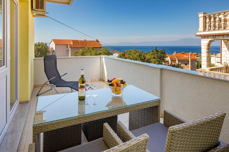 Two-Bedroom Apartment with Terrace and Sea View image 3