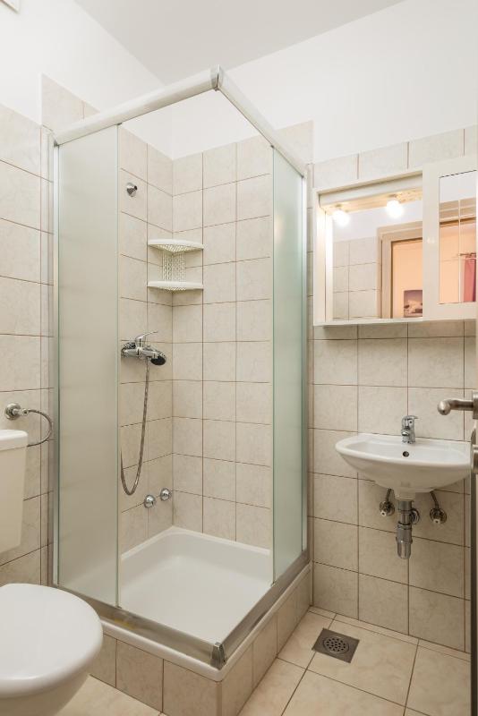 Double Room image 3