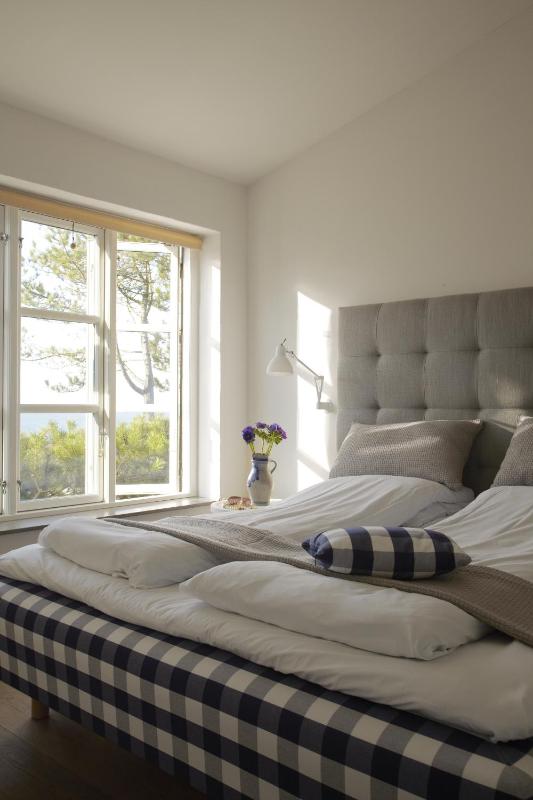 Two-Bedroom Apartment with Sea View image 3