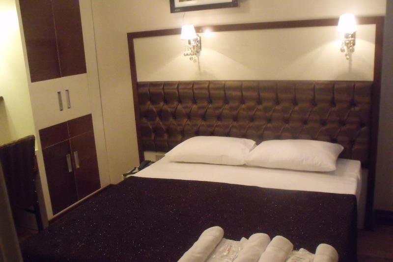Standard Single Room image 3