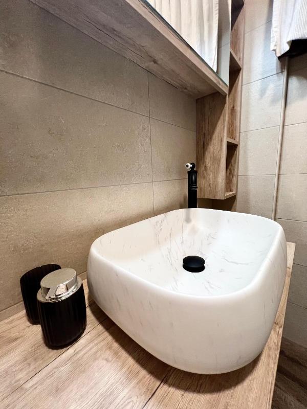 Suite with Garden View image 3