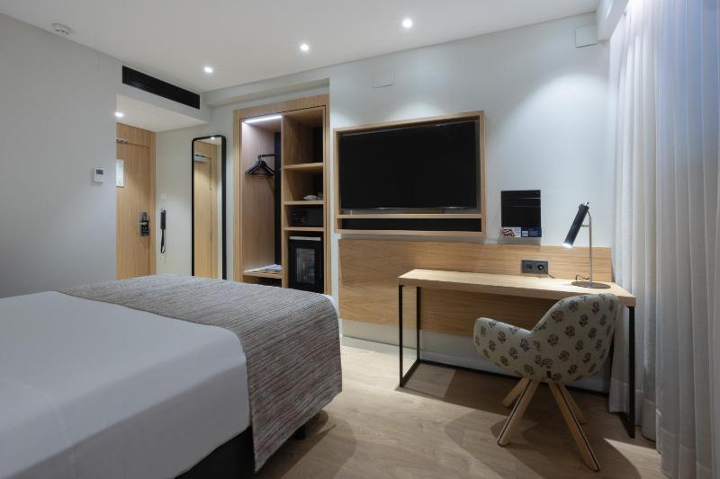Single Room image 3