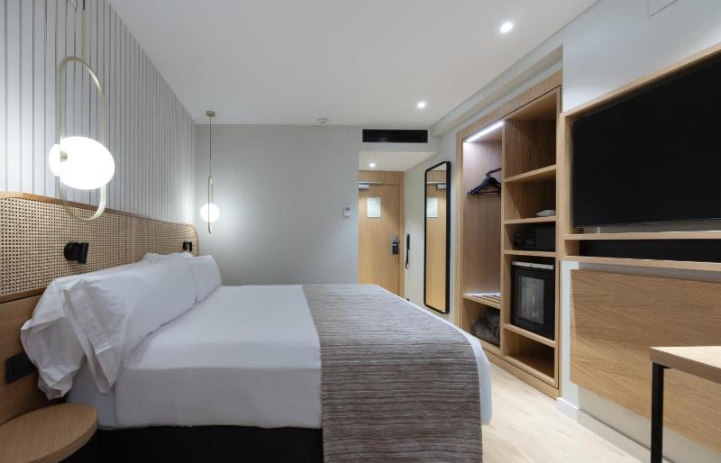 Single Room image 4