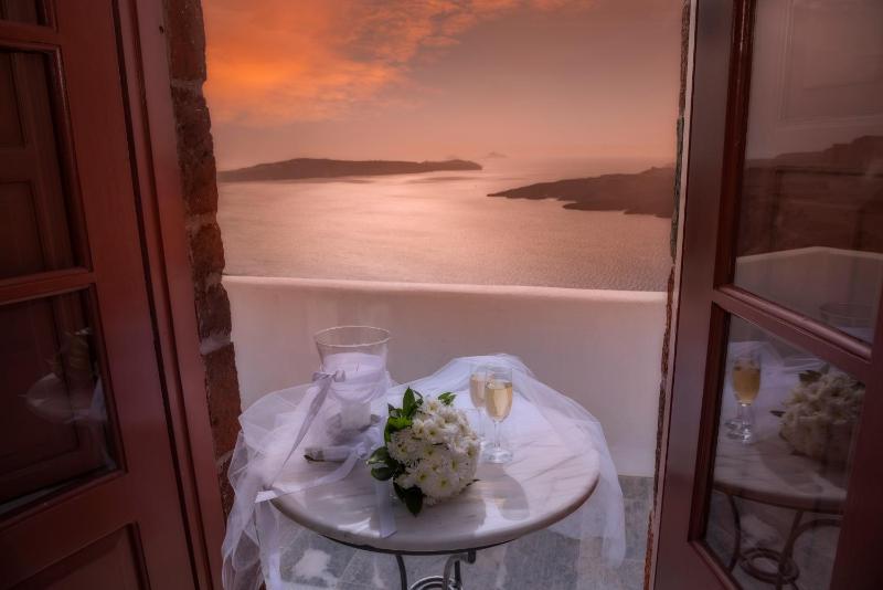 Premier Residence with Caldera View image 3