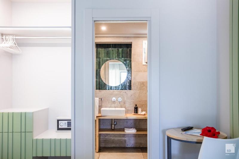 Superior Double Room image 4
