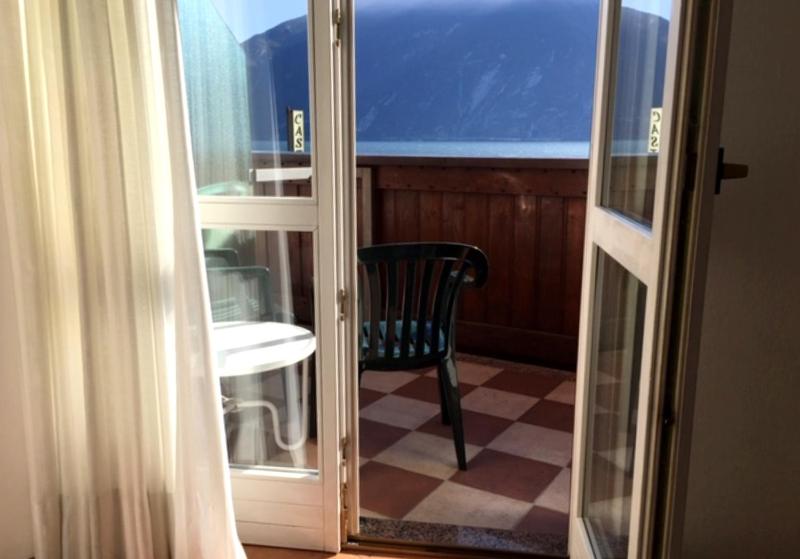 Twin Room with Private Bathroom image 3