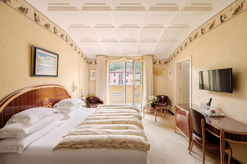 Classic Double Room with Park View image 4