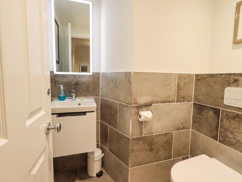 Pudding Cottage - image 31