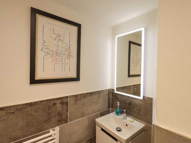 Pudding Cottage - image 27